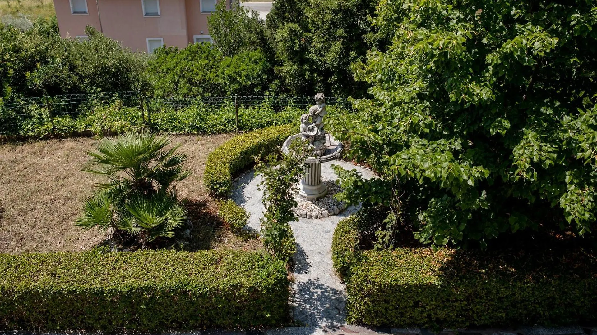 Apartments Davorka location