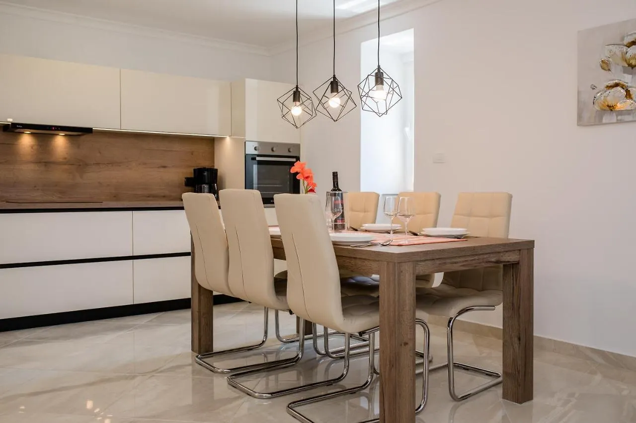 Apartments Davorka Kampor Croatia